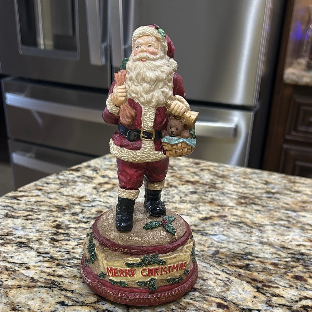 Vintage Windsor Collection Santa Claus Holiday Music Box.